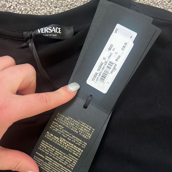 Men’s New Black Versace Tee - Picture 4 of 4